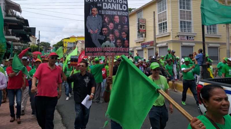 marcha-verde-se-manifiesta-contra-reforma-santo-domingo-a-diario